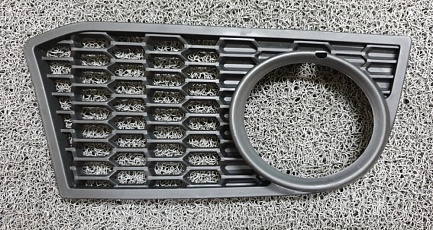 Накладка противотуманной фары правая 51117231860 F10 F11 Polcar