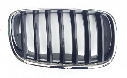 Решетка радиатора правая 51137157688 E71 Polcar
